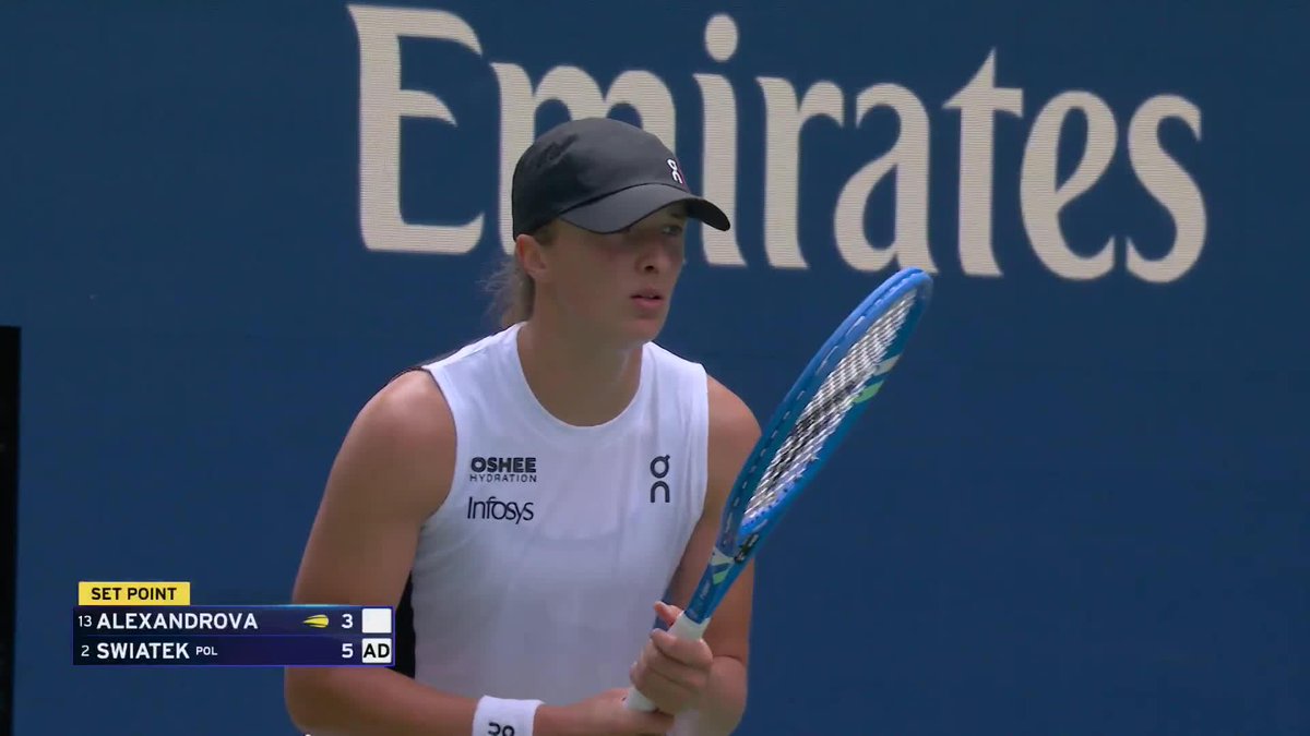 Swiatek takes charge, 6-3 in the first!