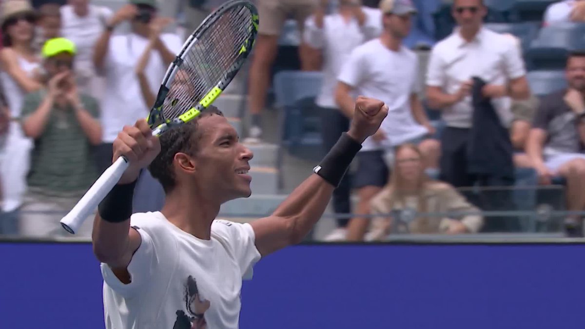 Felix with a flourish 😮💨 Felix Auger-Aliassime is a Grand Slam quarterfinalist once again!