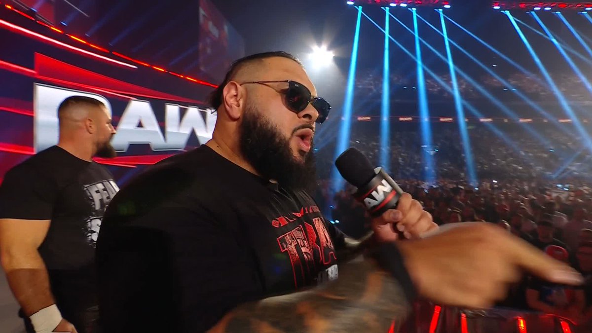 "You two are next." First Roman Reigns, next up Jey Uso and LA Knight? The Vision is reshaping WWE the way they want to. 👊