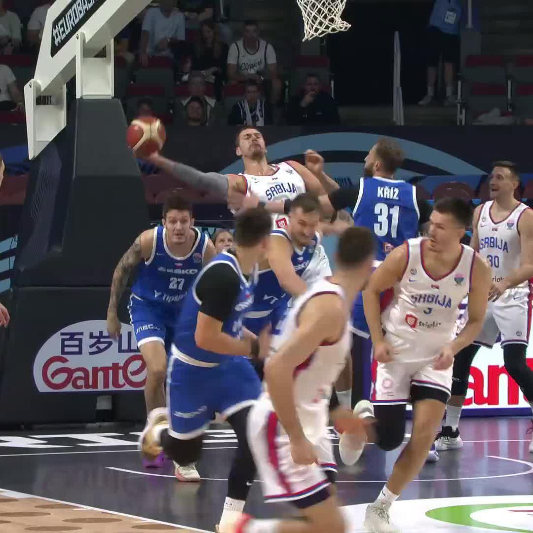 JOKIC FULL-COURT DIME FIRST PLAY OF THE GAME! 🤯 #EuroBasket