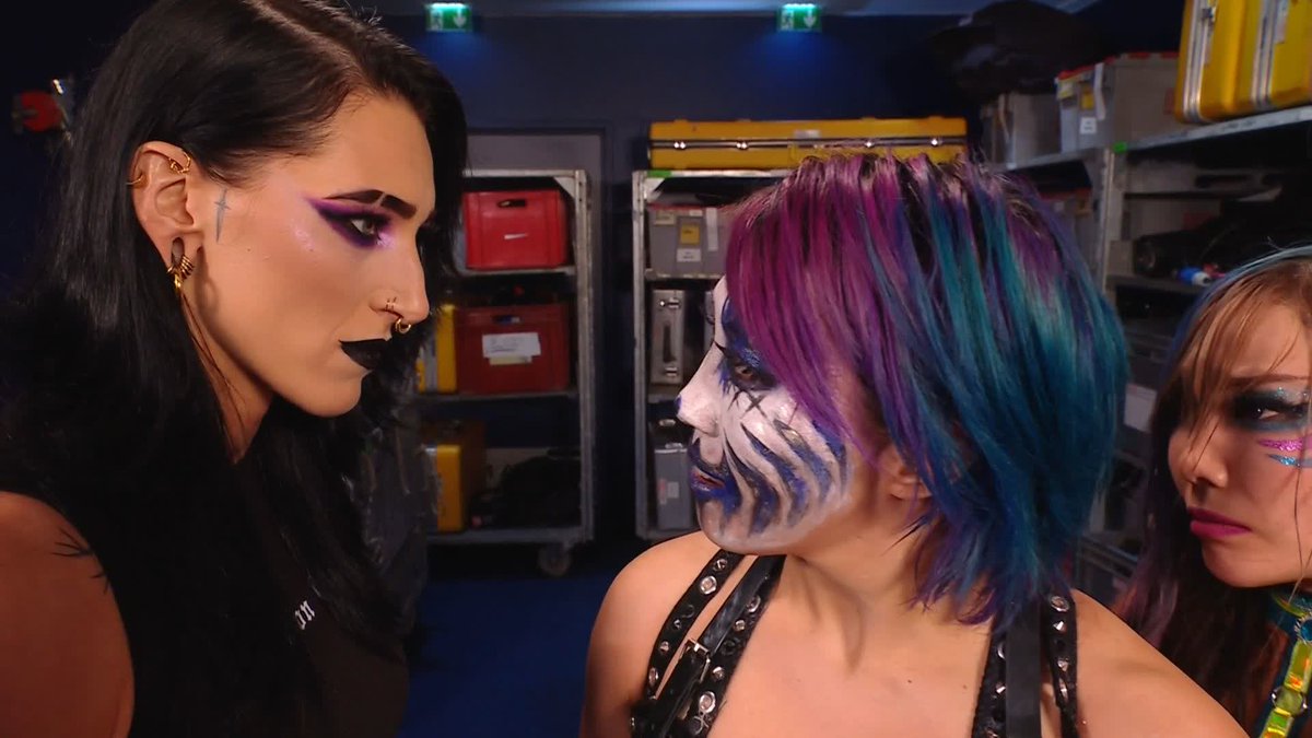 "No one is ready for Asuka, even you." The legendary Empress ASUKA / 伝説のASUKA皇后 just sent a hostile warning to RheaRipley_WWE... 😳