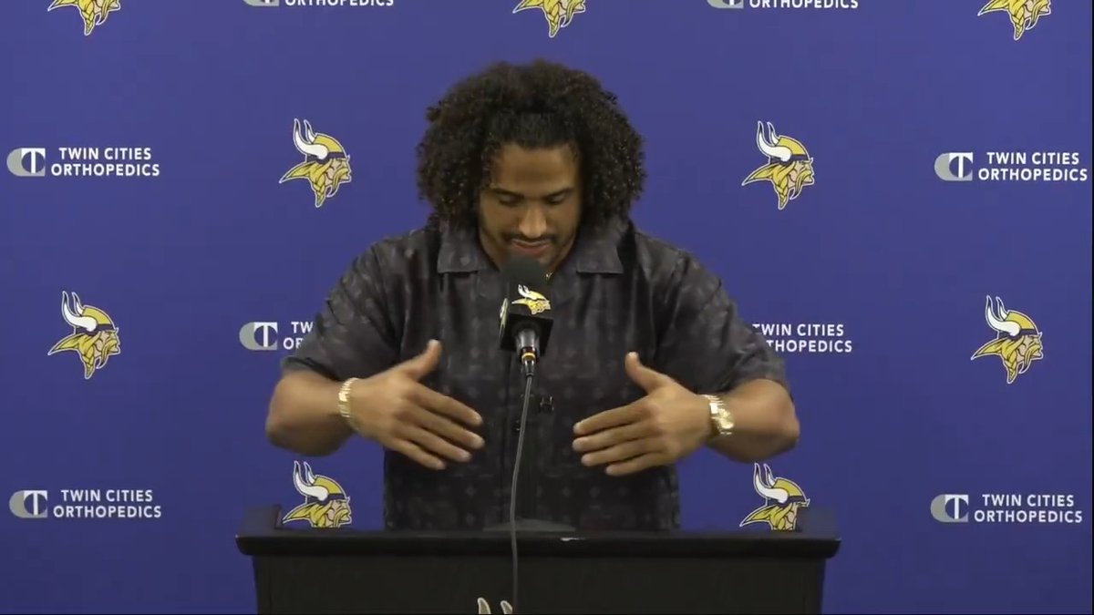 .@anthonybarr and Eric Kendricks really have a bond that only a few would understand.