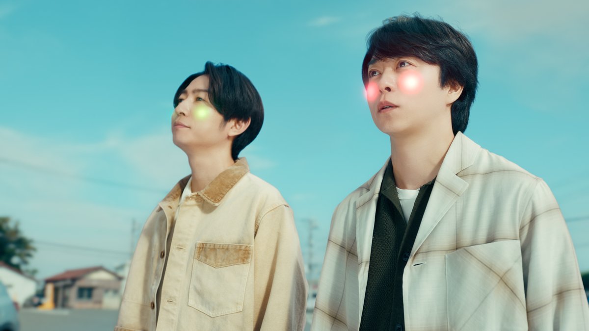 ふたりの宇宙人が、とある町にやってきた。 彼らの目的はわからない。 人間に化けた彼らの姿は、櫻井翔さんと相葉雅紀さんにそっくりだった。それを知らず、オーナーの天海祐希さんは、声をかけてしまう… セブン‐イレブンの新しい物語のはじまりです。 #新CM先行公開 #なにがあるかなセブンイレブン