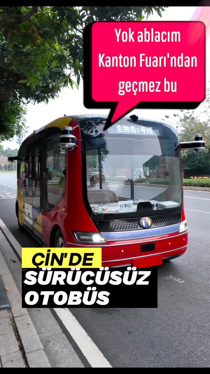 Yurtdışında yaşayan bir Türk, Çin'de kullanılmaya başlanan sürücüsüz otobüsleri deneyimlediği bir video paylaştı. " Emniyet kemerini zorunlu, yoksa araç hareket hareket etmiyor.