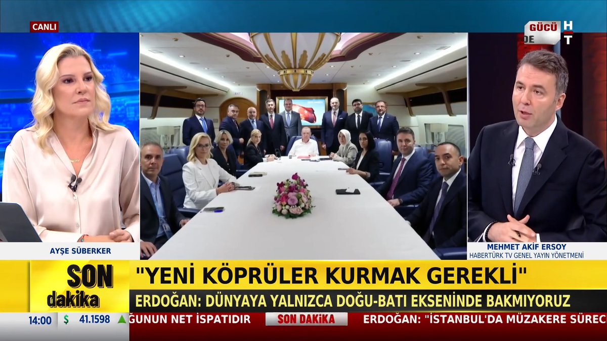 💬"Yeni köprüler kurmak gerekli" 💬"Buz tutmuş bir ülke değiliz" 📌Cumhurbaşkanı Erdoğan, Şangay İşbirliği Teşkilatı Zirvesi dönüşünde gazetecilerin sorularını yanıtladı. Habertürk TV Genel Yayın Yönetmeni Mehmet Akif ERSOY izlenimlerini #HaberHattı'nda anlattı.