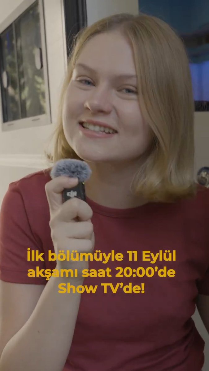 Defne Burnaz, #Veliaht setinden sesleniyor. 🎥 💫 #Veliaht 11 Eylül Perşembe saat 20.00’de Show TV’de! 👑 Show TV