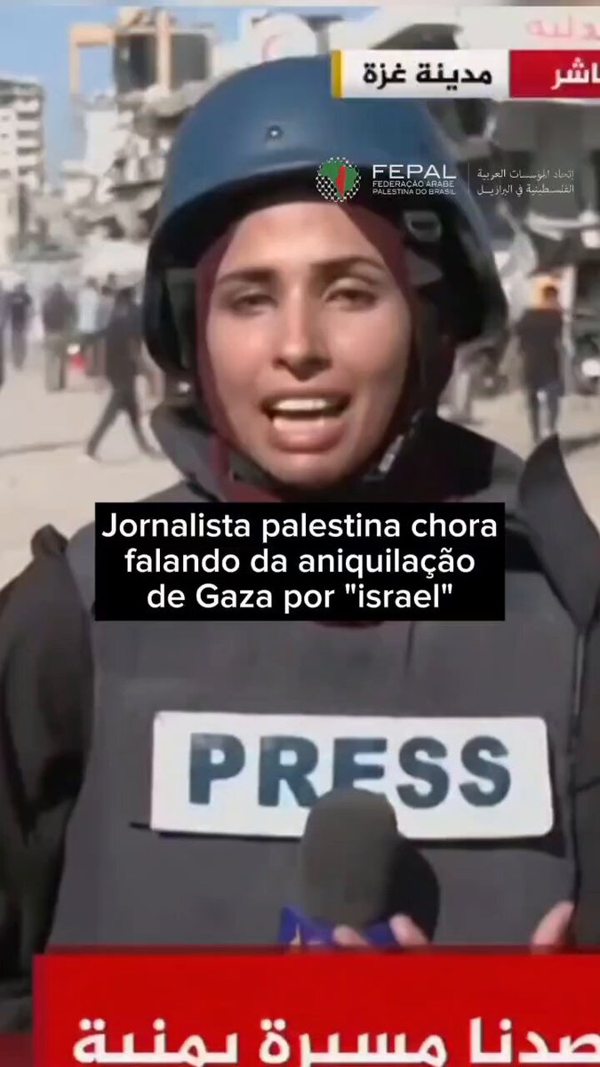 Jornalista palestina chora ao vivo falando da aniquilação de Gaza por "israel": "Estão arrancando a identidade das pessoas" A jornalista palestina Nour Abu Rukba não conseguiu segurar as lágrimas ao falar da situação apocalíptica em Gaza, relatando a dificuldade de estar no ar enquanto ela e a própria mãe — e todos os palestinos — estão submetidas à expulsão e aos bombardeios na campanha de extermínio promovida pelos israelenses. Nour Abu Rukba é a substituta de Anas Al-Sharif na Al Jazeera, um dos principais jornalistas palestinos assassinado por "israel" em Gaza. Dia 697 do Holocausto Palestino.