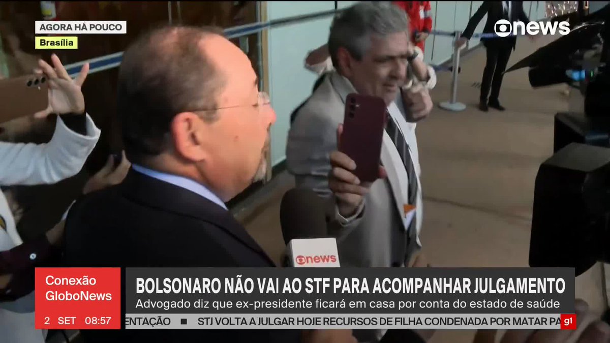 FUJÃO! O Bolsonaro ficou com medo de encarar o Alexandre de Moraes e desistiu de ir ao julgamento no STF. Alegou problemas de saúde e se escondeu em casa. Ficaram comovidos com esse pobre senhor?