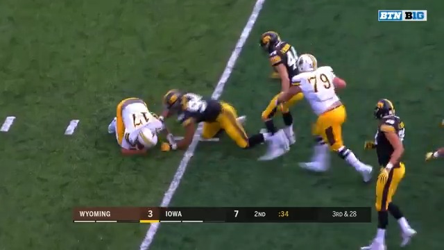 Fun fact: AJ Epenesa sacked future Buffalo Bills teammate Josh Allen in his Hawkeye Football debut. It happened #OTD in 2017, and we're reliving it 👇