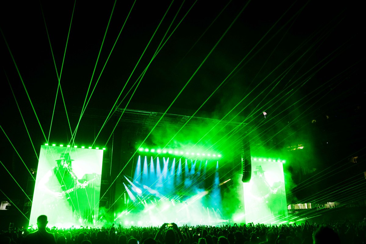 SOAD x A7X Chicago takeover 🔥 Thank you for two unforgettable nights at Soldier Field. 🎥: Dan Ladue + Christian Lawrence