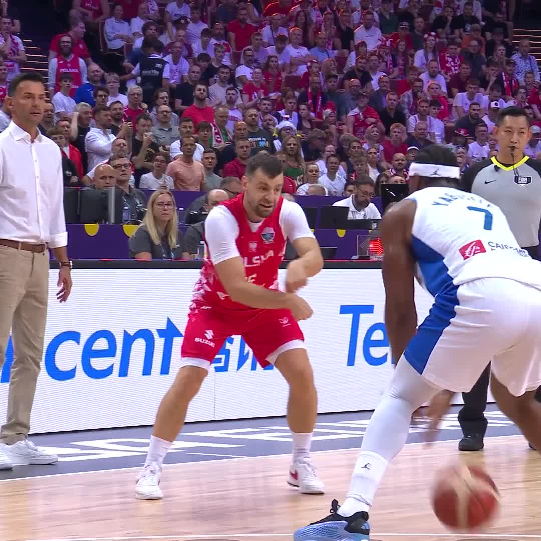 NUTMEG ALERT 🫣 #EuroBasket x KoszKadra