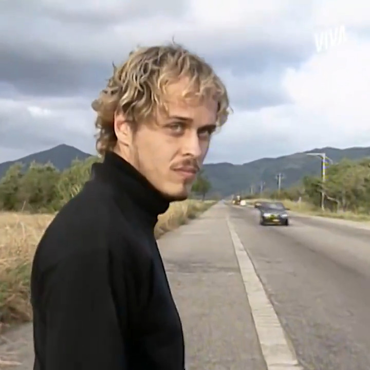 Uma das cenas de acidentes mais emblemáticos da história da teledramaturgia. Alexandre assassinando Otávio. O vilão matando o mocinho. ABSOLUTE NOVELA. #AViagem