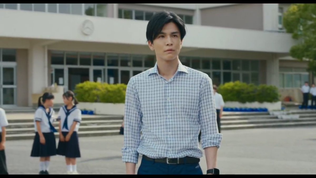 #岩田剛典 主演『#金髪』本予告＆本ビジュアルが解禁🎊“イタい中学校教師”が担任する生徒たちが起こした“金髪デモ”が大騒動に発展する、皮肉と愚痴と笑いに満ちた新感覚映画🎞️11月21日公開！ #⽩⿃⽟季 #⾨脇⻨ #坂下雄一郎