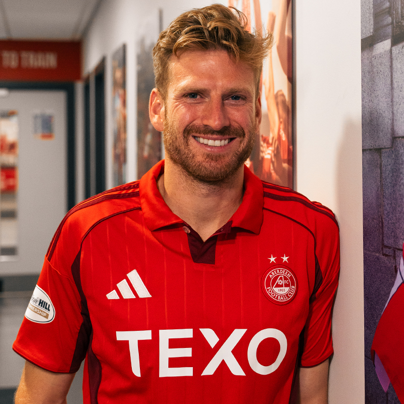 🔴 Returning to the North-east ⚽ Playing in Europe ❤️ Finally signing for Aberdeen 📢 Message for the Red Army RedTV subscribers can watch an exclusive interview with Stuart Armstrong now ⤵️