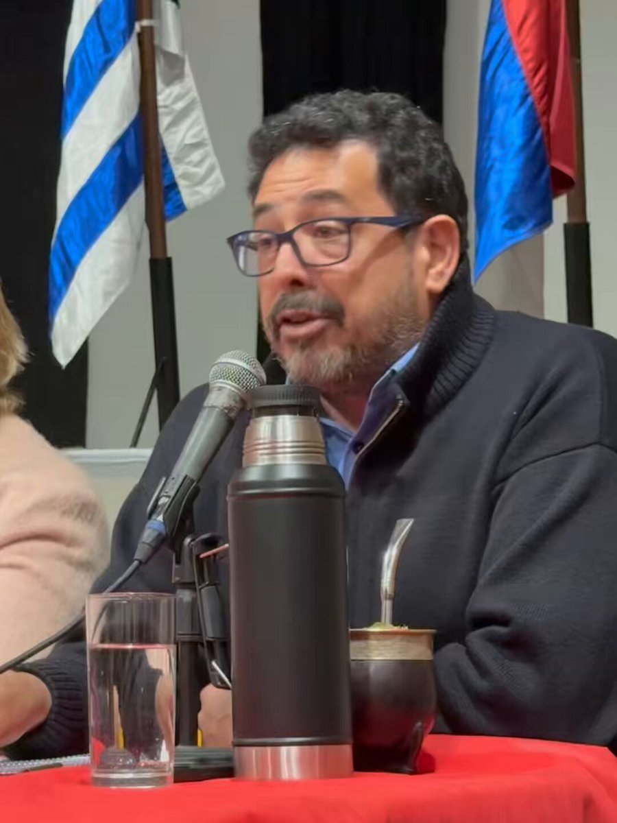 Estuvimos conversando sobre el presupuesto, con la certeza de que honramos los compromisos que asumimos. Cuenten con un gobierno abierto al diálogo, a la escucha, y que va trabajar por seguir mejorando esta herramienta para construir un Uruguay de oportunidades. Seguimos! 1/6