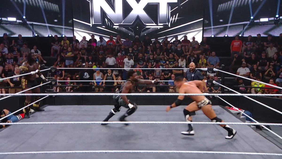Welp, it was only a matter of time... Oba Femi and Ricky Saints are throwing down! 😱