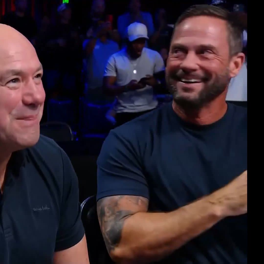BEAUTIFUL HEAD KICK STOPPAGE #DWCS