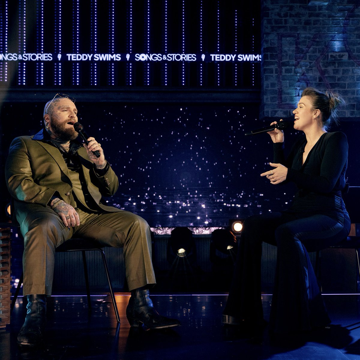 KELLY CLARKSON AND TEDDY SWIMS DUETING ‘NEED YOU NOW’ WASN’T ON MY 2025 BINGO CARD 😭