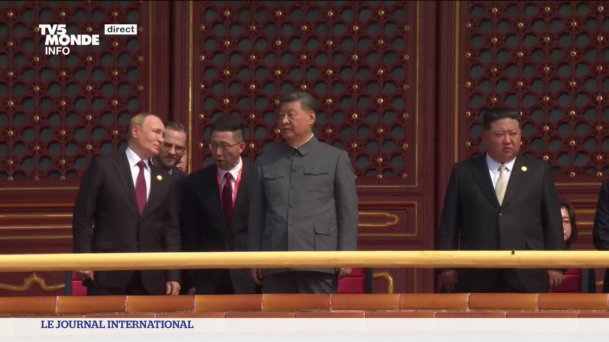 La #Chine est inarrêtable, affirme #Xi Jinping qui présidait ce 3 septembre une grande parade marquant le 80e anniversaire de la fin de la 2GM. Le dirigeant chinois s'affiche aux côtés de #Poutine et #Kim, ses alliés russe et nord-coréen. Une première suivie de près à Washington.