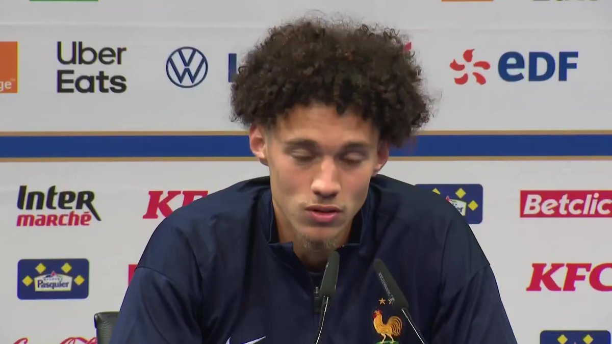 🎙️ Maghnes Akliouche 🇫🇷 : « Des modèles en Équipe de France ? 𝗧𝗛𝗜𝗘𝗥𝗥𝗬 𝗛𝗘𝗡𝗥𝗬. 𝗭𝗜𝗡𝗘́𝗗𝗜𝗡𝗘 𝗭𝗜𝗗𝗔𝗡𝗘. Et… 𝗣𝗔𝗨𝗟 𝗣𝗢𝗚𝗕𝗔 aussi. » 😁 🎥 L'Équipe