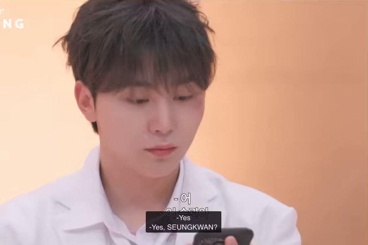 seungkwan immediately calling his mom after the members successfully guessed the gejang his mom made! 🥹 🍊 mom they got your gejang right! 🐯 mom we got it right! 👤 good job 2x 🐯 we took a bite and immediately knew ⚔️ thank you for giving birth to seungkwan this family 🥺❤️‍🩹