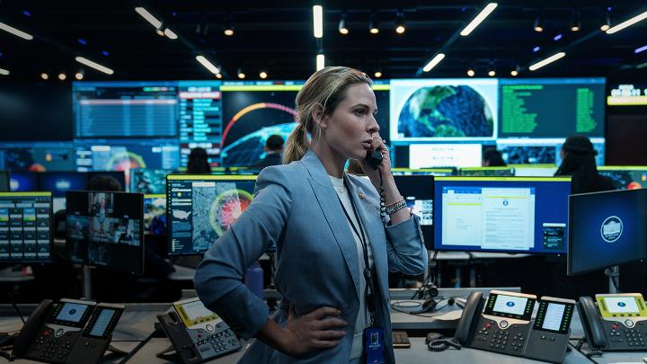 Un matin comme les autres, tout bascule. Dans une ville sous tension, des destins se croisent autour d’un complot prêt à exploser. Le film A HOUSE OF DYNAMITE, par la réalisatrice oscarisée Kathryn Bigelow, avec Idris Elba, Rebecca Ferguson et Gabriel Basso. Le 24 octobre.