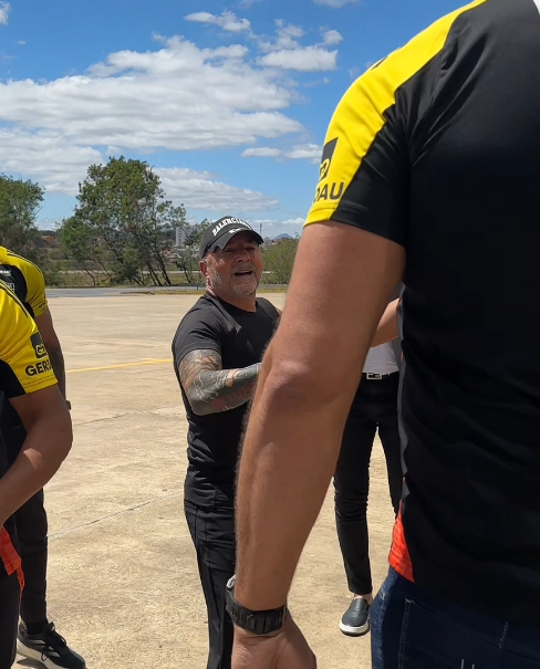 Em solo Mineiro! 🔺🔙 Acompanhado de sua comissão, Sampaoli chegou e já deixou o recado: agora é trabalhar firme por grandes conquistas! 🇦🇷