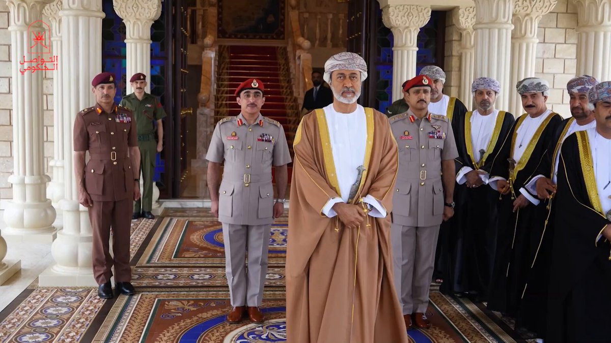 جلالةُ السُّلطان المُعظم -حفظه الله ورعاه - ودولة رئيس الوزراء العراقي يعقدان جلسةَ مباحثات رسميّة في قصر الحصن العامر بصلالة. #التواصل_الحكومي
