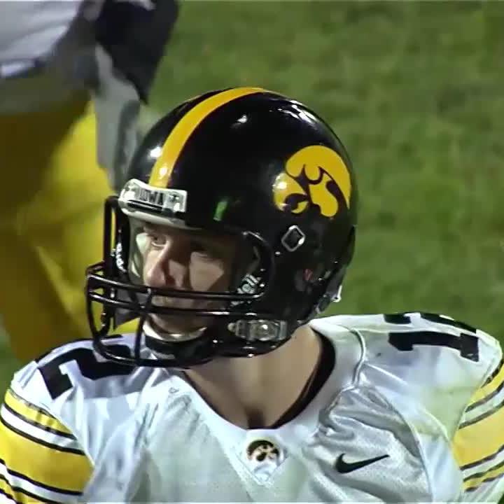 HBD, Ricky Stanzi! 🥳 We felt like celebrating with one of his biggest TD Hawkeye Football passes.