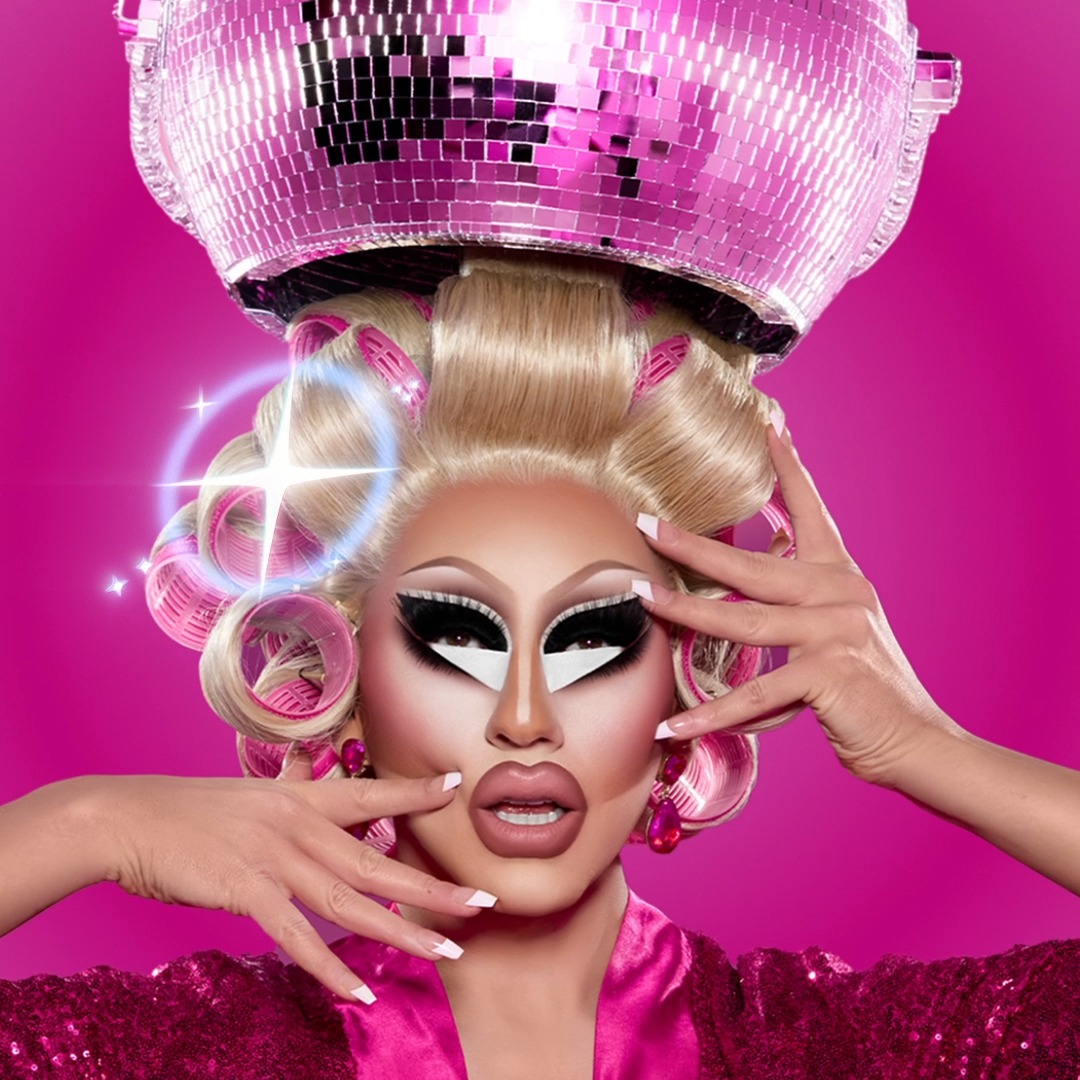 Hi, bald. Try to keep it together. The queen of queens, Trixie Mattel™, is hosting the Drag Showcase of the decade at TwitchCon, alongside Pearl Teese!