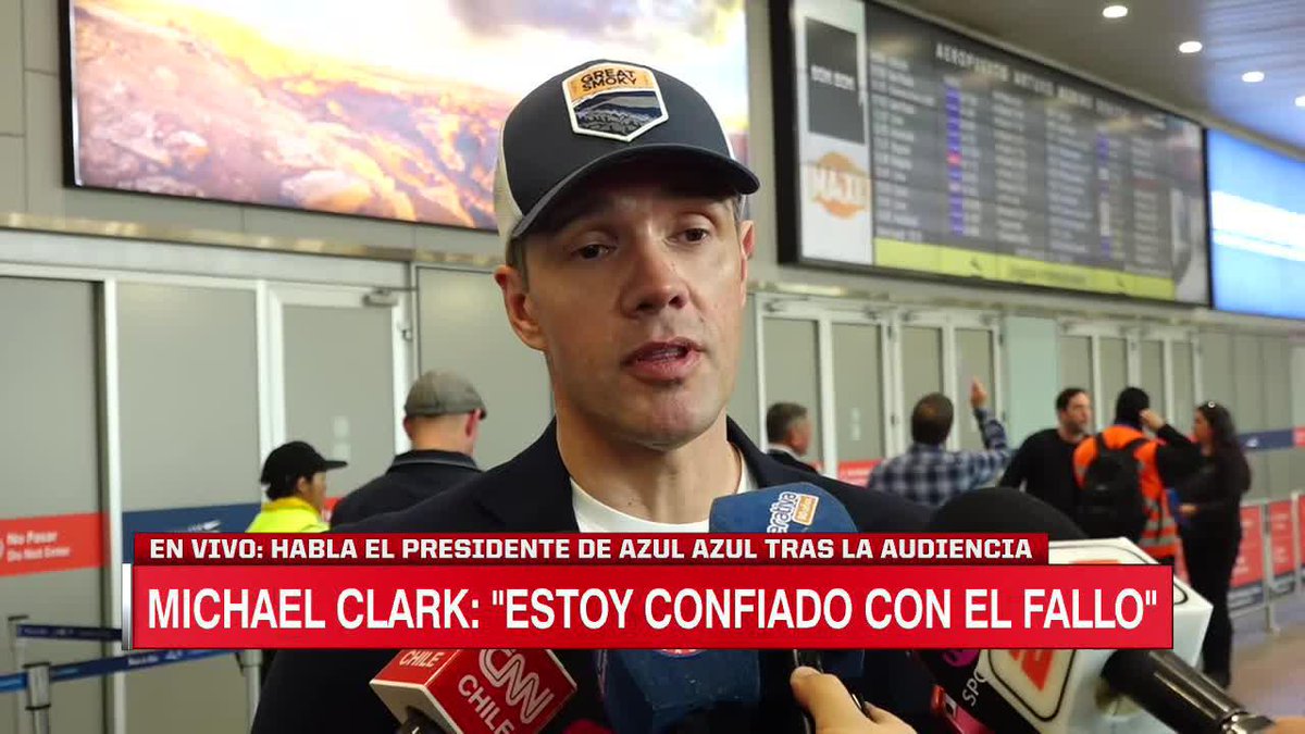 "NO ENTIENDO CUÁL ES EL AFÁN DE JUGAR LA SUPERCOPA EL 14 DE SEPTIEMBRE" Michael Clark, timonel de Azul Azul, rechazó la fecha en que se programó la final con Colo Colo, ante un eventual fallo favorable en la Sudamericana. ▶️ Mira #SportsCenter en el Plan Premium de #DisneyPlus