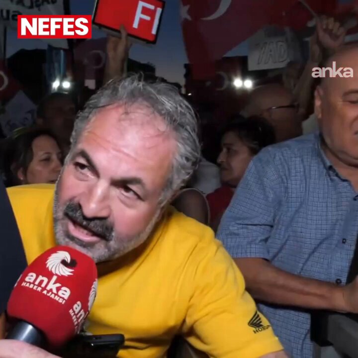 CHP’nin Zeytinburnu’ndaki mitingine konuşan vatandaş: "Bunlar Cumhuriyet’e saldırıyor. Bunlar kimliklerini bıraksınlar, ülkeyi terk etsinler"