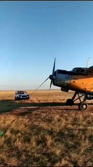A very unorthodox starter motor on an AN-2.