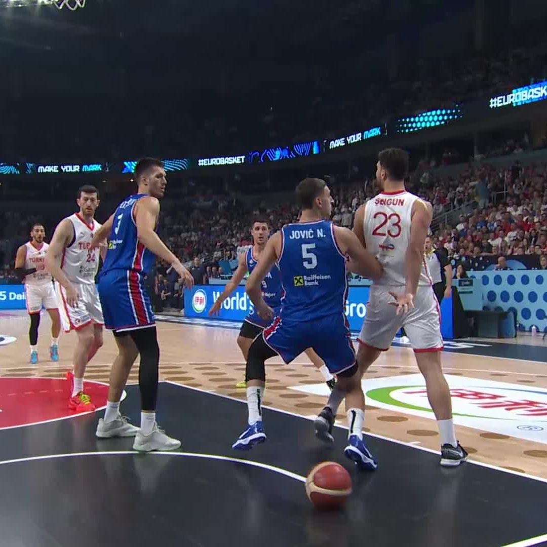 🇹🇷Alperen Şengün: Top burada değil, potada dostum! #12DevAdam #EuroBasket2025