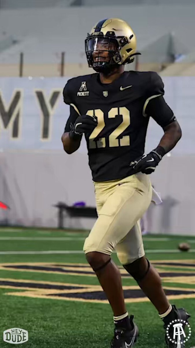 We cannot talk enough about what Army Football player Larry Pickett Jr did this past weekend What sort of award does he deserve @SecDef Secretary of the Army? Presented by @HeyDudeShoes