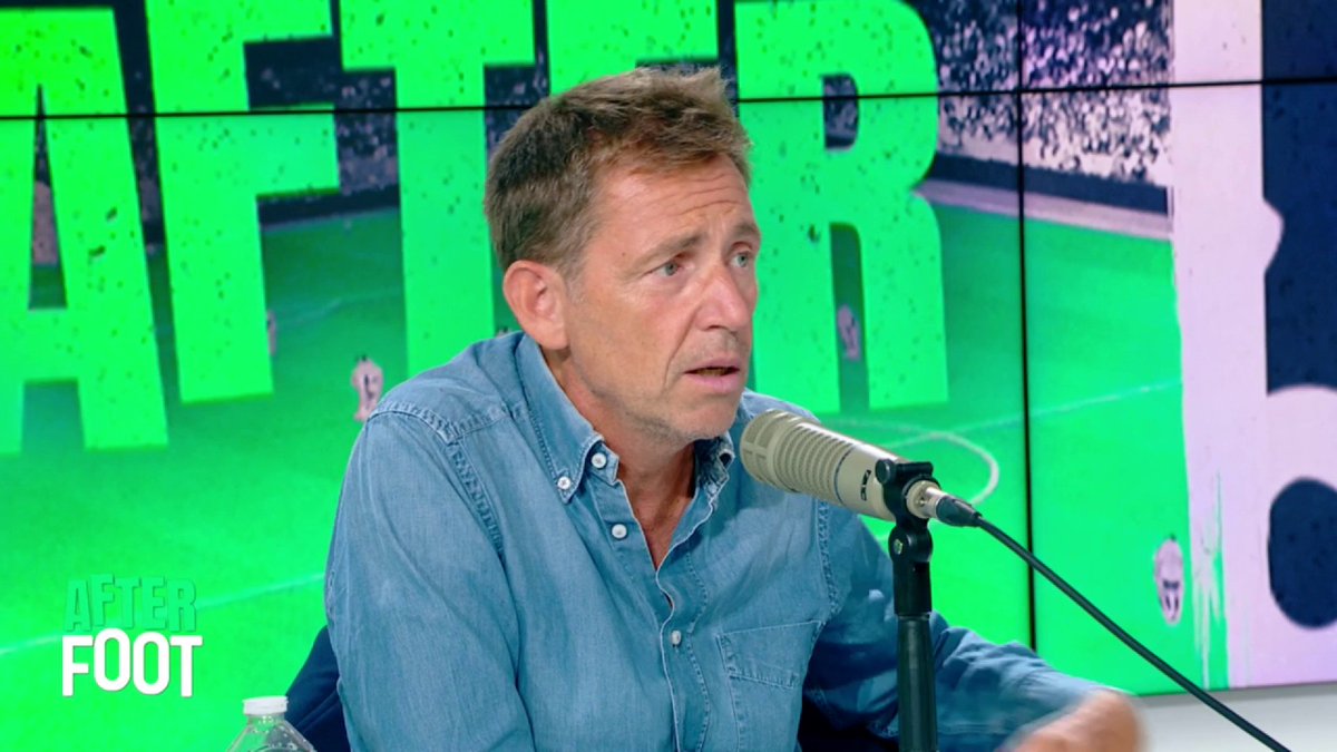 🗣💬 "C'est un type aimé du grand public, je ne comprends pas pourquoi il dit ça. Tout le monde a toujours respecté son palmarès et dit qu'il connaît le foot comme personne. Mais il n'entend pas les compliments" Daniel Riolo ne comprend pas que Deschamps se sente mal-aimé.
