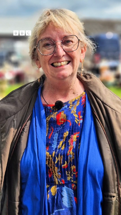Say 'hi' to our new expert, the lovely Lesley Kiddell-Spencer. Lesley goes shopping with her first team on Friday's new show from #Oswestry. 👋 #hilesley #BSL