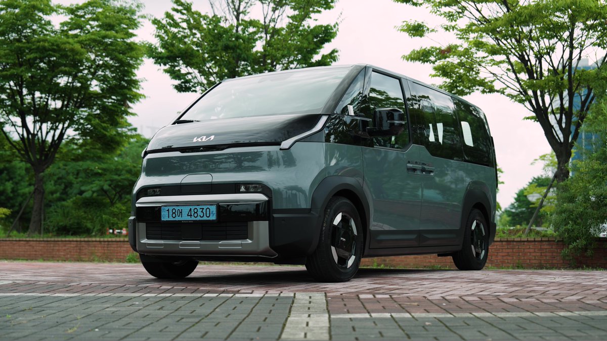 Step inside the Kia PV5 Passenger: comfort, practicality, and flexibility all in one.