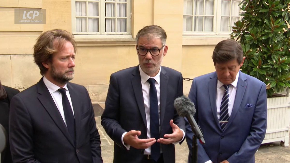 "Nous sommes venus rappeler que nous proposions un chemin différent de celui qu'il propose. Il nous a rappelé qu'il était en désaccord avec nous et qu'il y avait deux projets qui se confrontaient", résume Olivier Faure après sa rencontre avec François #Bayrou. #votedeconfiance