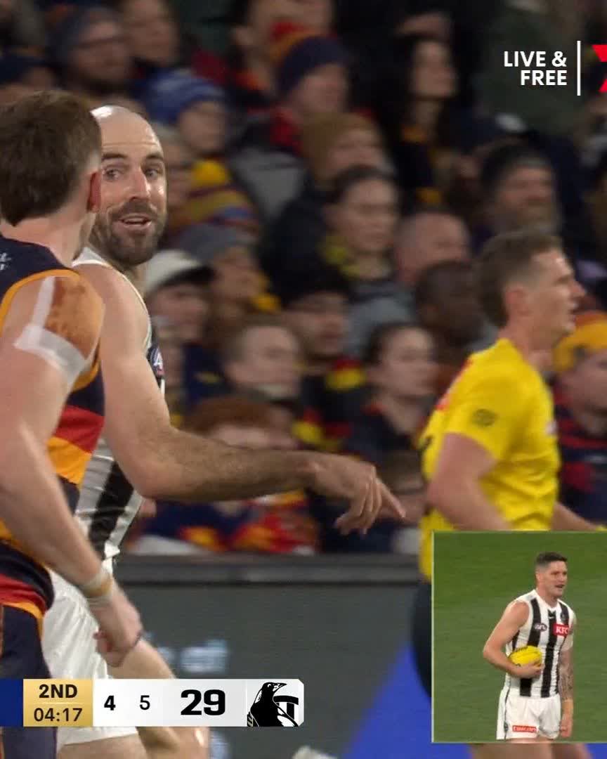 "He's incredibly lucky that didn't make contact with his head. What a ridiculous thing to do in a final." 🗣️ Kane Cornes on Mark Keane's clip