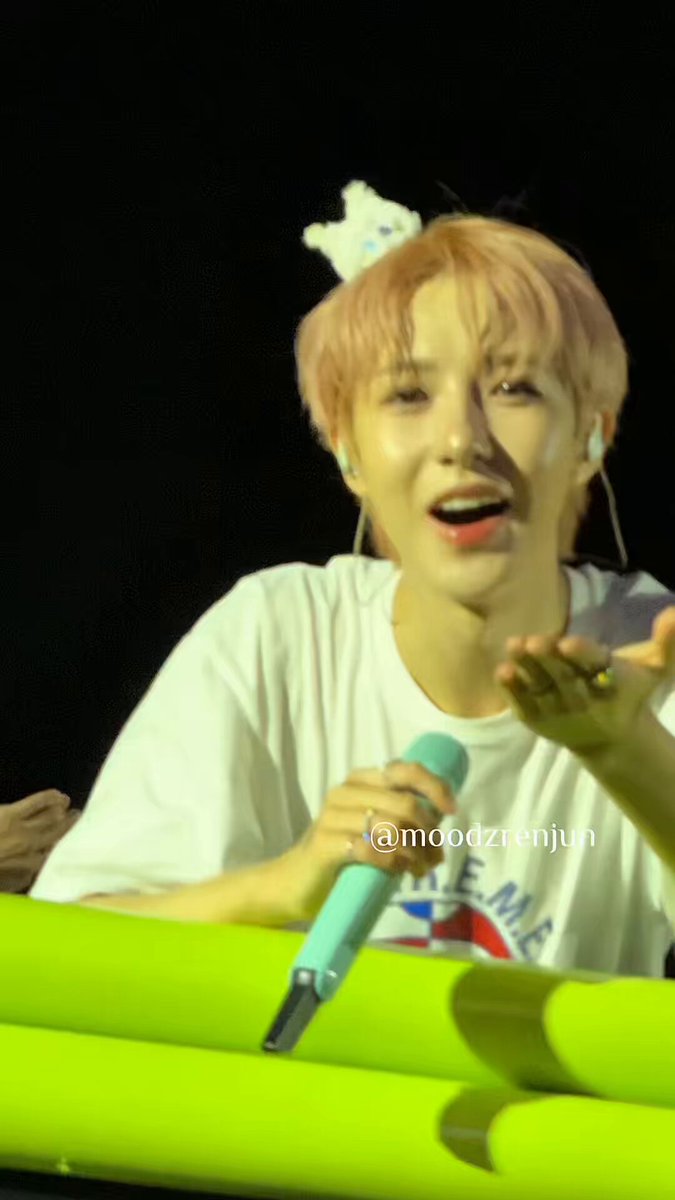 “สามีเหรินจวิ้น เหรินจวิ้นส่งจุ๊บให้หน่อยย~” 🦊 : 💋😽👋🏻