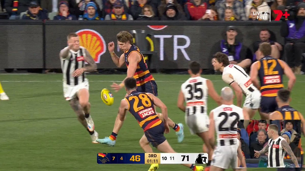 "They'll definitely look at it." 🗣️ Kane Cornes on Jordan De Goey's bump