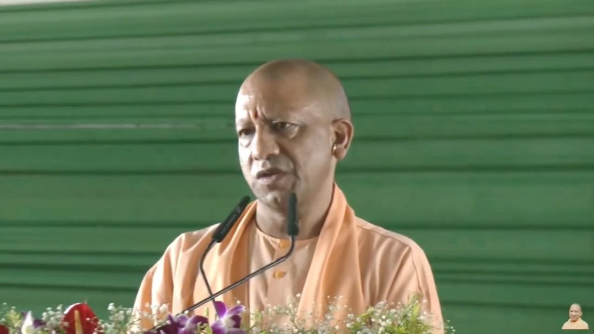 मुझे रामधारी सिंह 'दिनकर' की वह पंक्तियां याद आ गईं, जो उन्होंने देश के वीर सैनिकों के प्रति कृतज्ञता ज्ञापित करते हुए लिखी थीं...