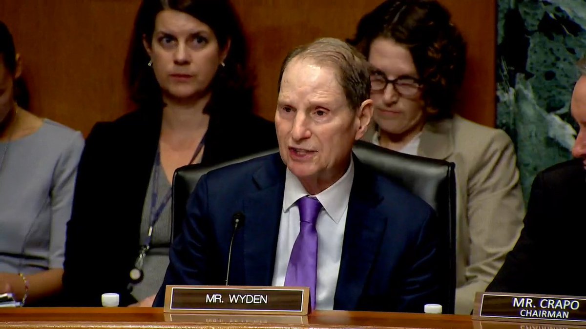 Robert Kennedy claims to be a protector of children. Sen. Wyden: "some kind of rich claim..from somebody who's flown on Jeffrey Epstein's private jet on multiple occasions."