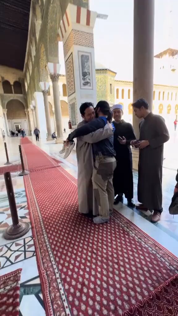 The “President” of #Syria might be Jesus. Since taking Damascus he’s been resurrecting Syrians — though most don’t speak Arabic anymore, and some look fresh out of Xinjiang. 🤷‍♂️