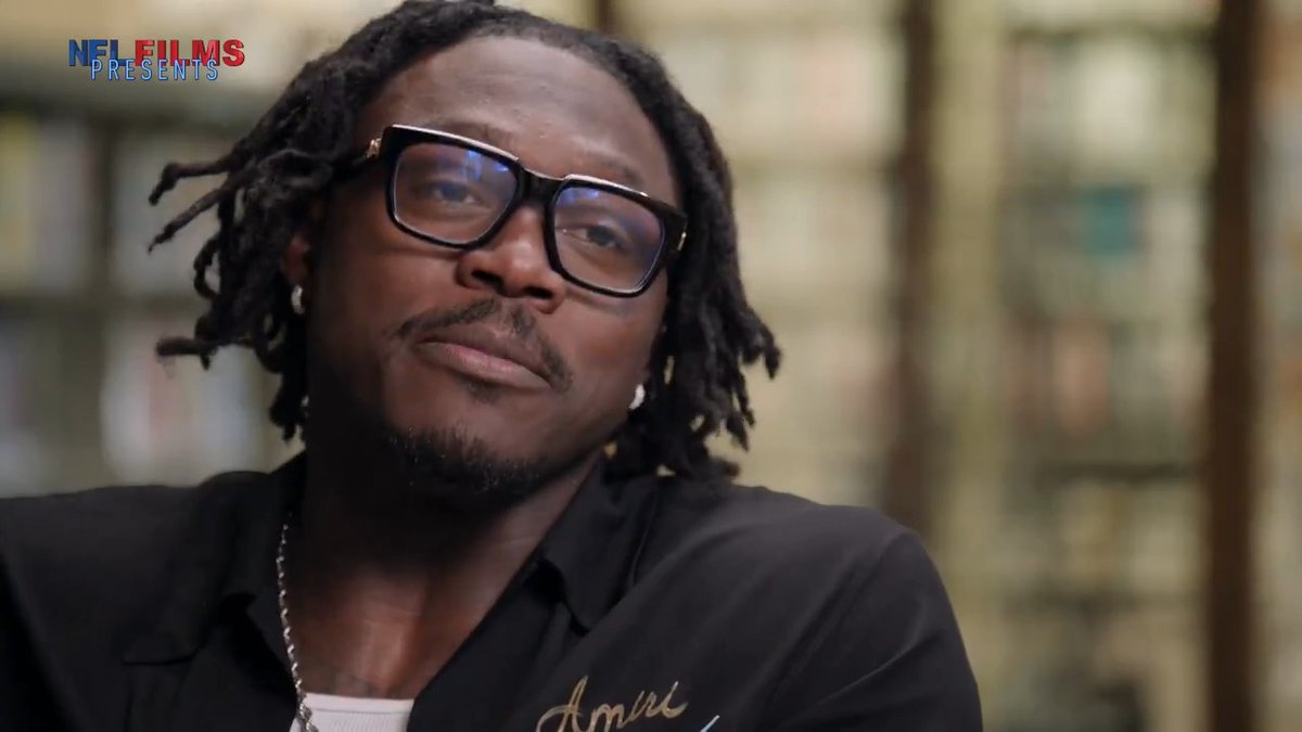 Embracing his story one page at a time. How AJ Brown's inner excellence is changing lives and inspiring others. 📚 Philadelphia Eagles | #NFLFilmsPresents