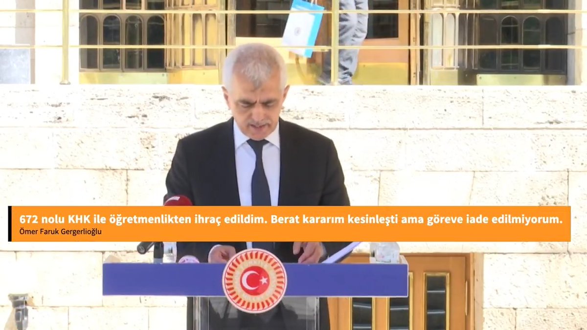 “672 No’lu KHK ile öğretmenlikten ihraç edildim. Beraat kararım kesinleşti ama göreve iade edilmiyorum. Danıştay davam devam ederken ret kararı verdi. Dosya şu an@AYMBASKANLIGI 'nda. Benim gibi binlerce mağdur var. Çok yorulduk.” diyor.