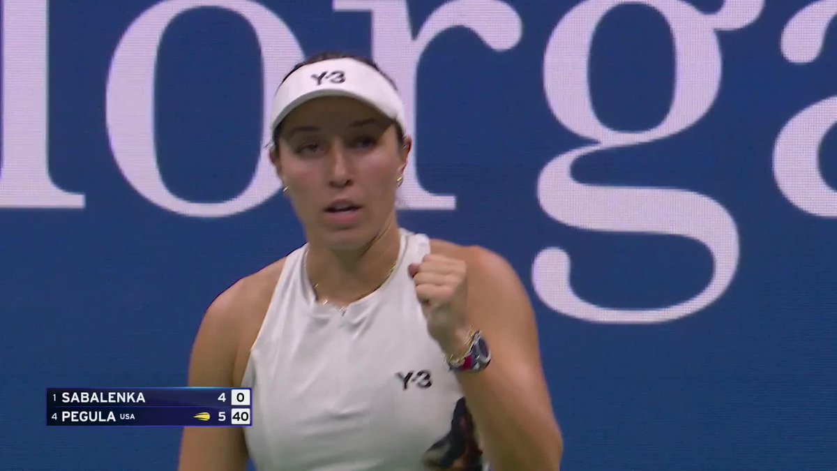 Plot twist 👀 Jessica Pegula lands the first blow in the first semifinal.