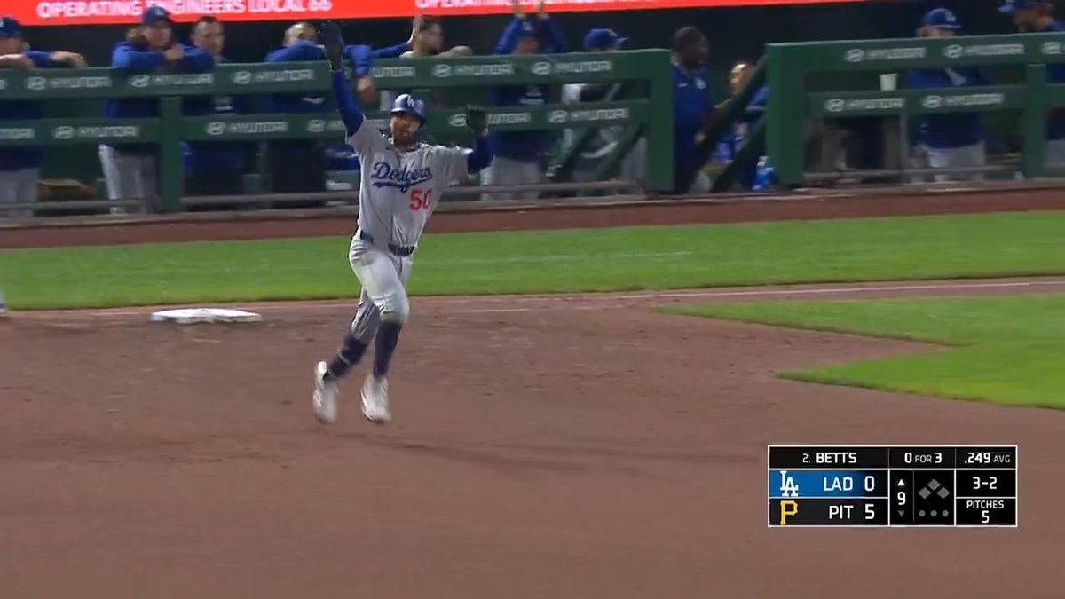 ドジャースが9回に2得点！2-5 なおもランナー1.2塁のチャンス 本塁打が出れば... 🎥MLB Español