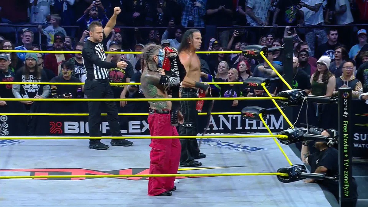 Nic Nemeth just LAID OUT Mara Sadé with a super kick on his TNA return 😲
